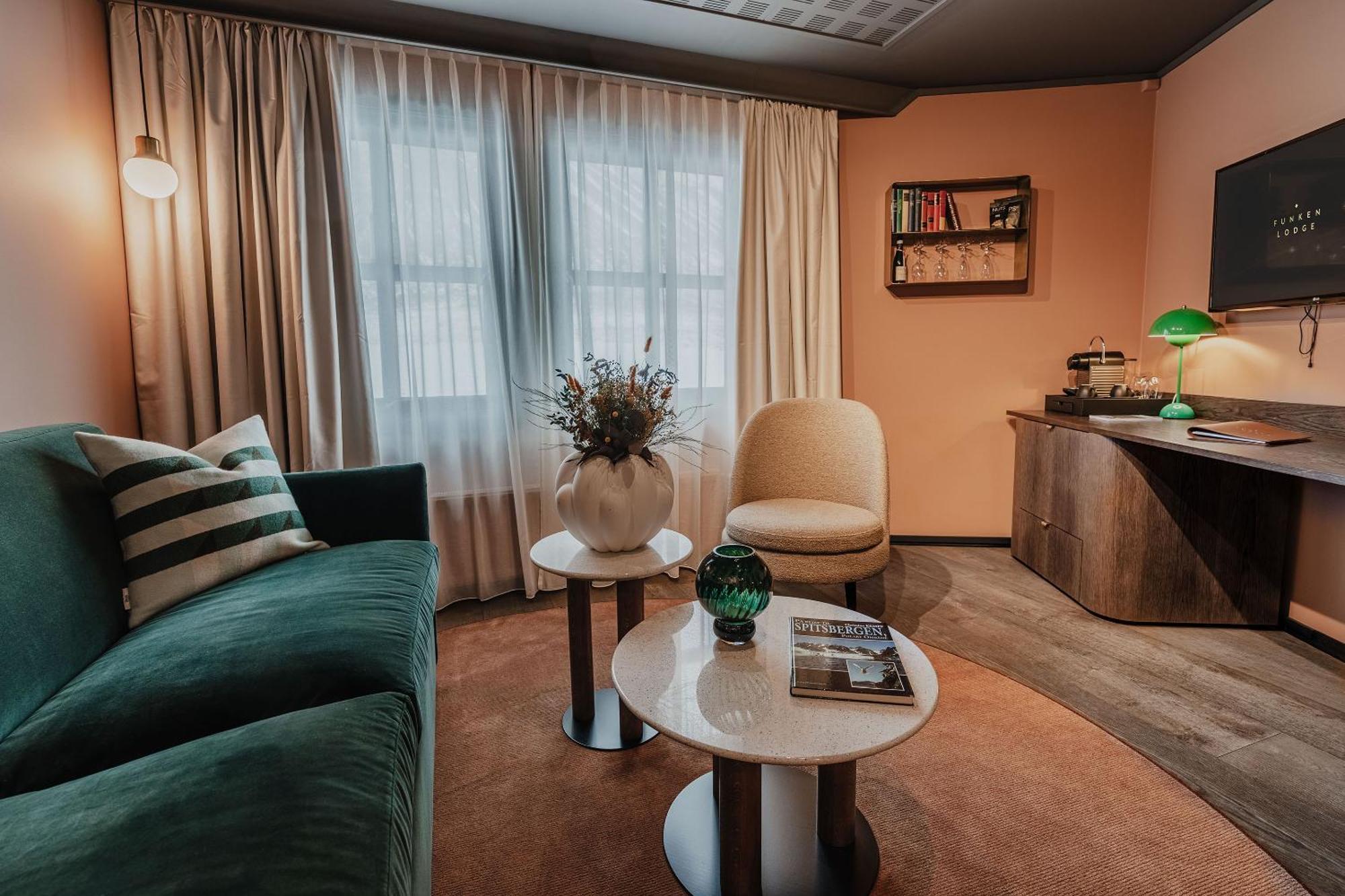 Funken Lodge Longyearbyen Buitenkant foto