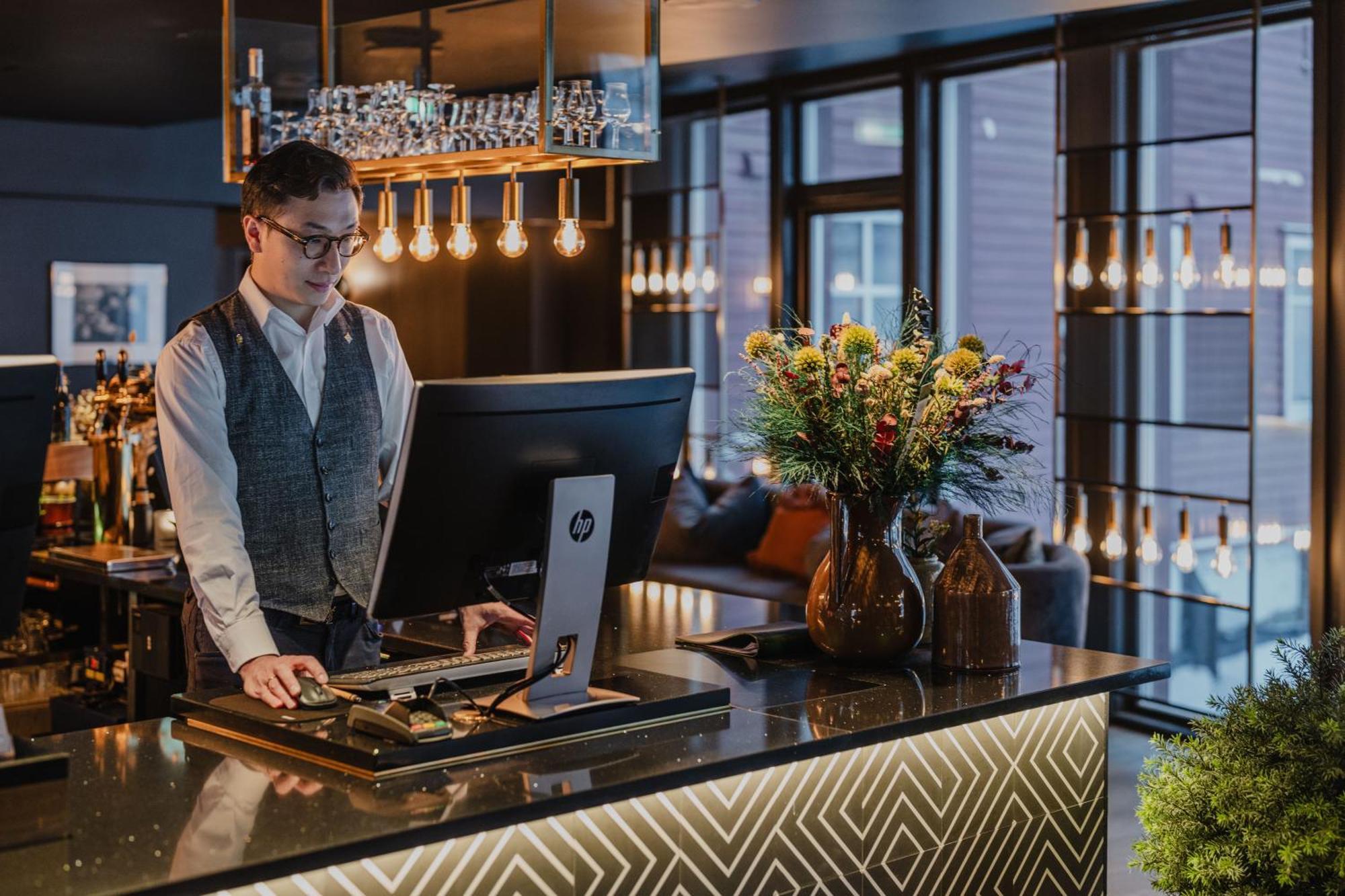 Funken Lodge Longyearbyen Buitenkant foto
