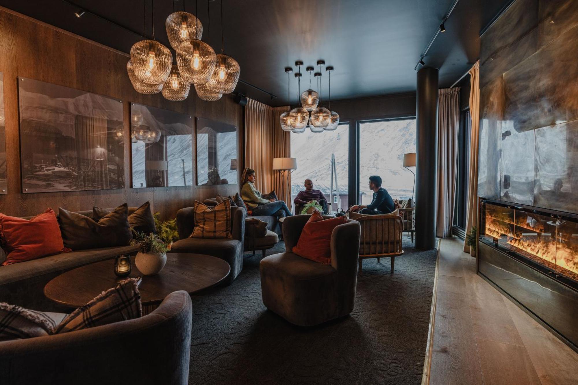 Funken Lodge Longyearbyen Buitenkant foto