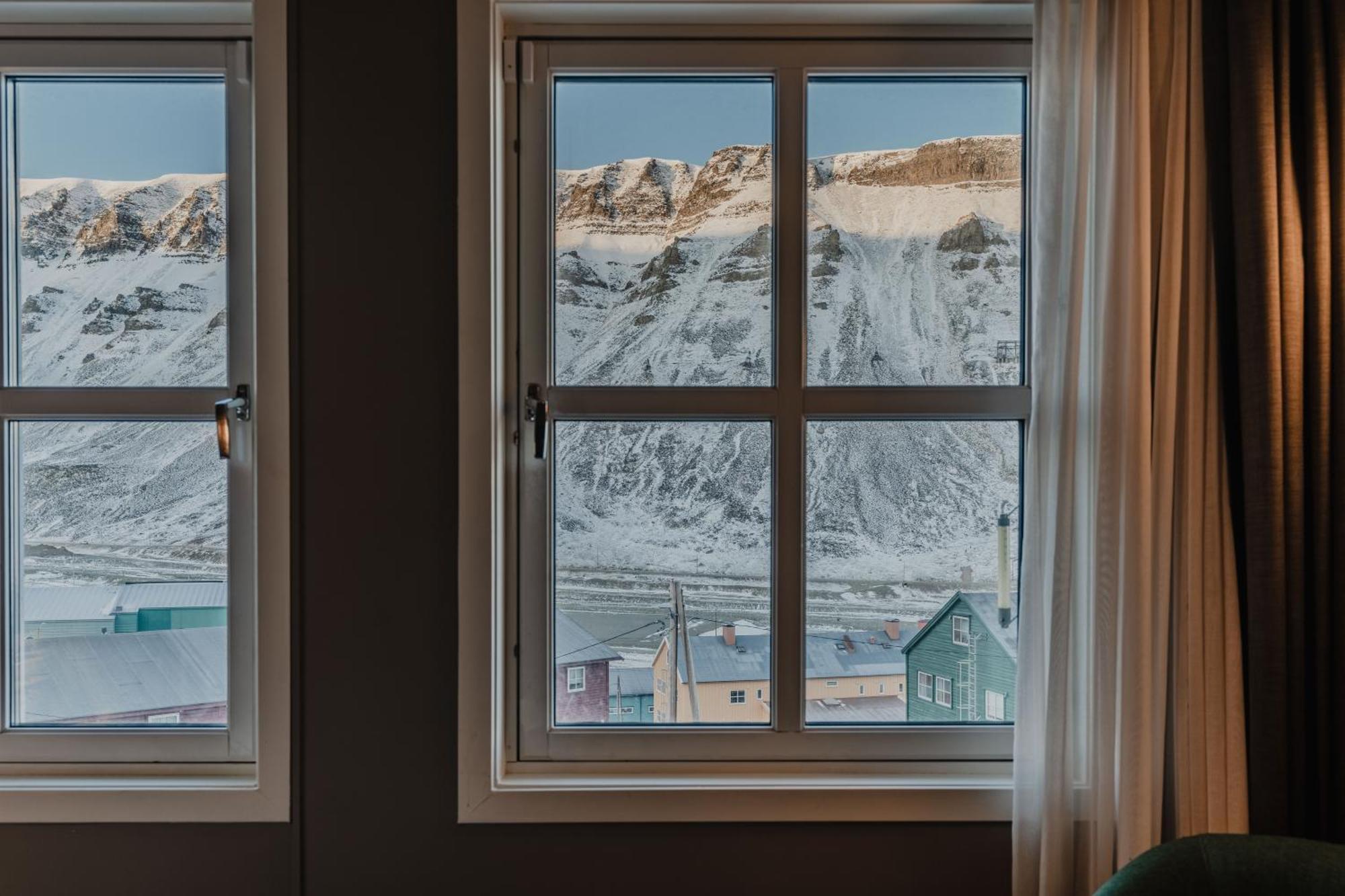 Funken Lodge Longyearbyen Buitenkant foto