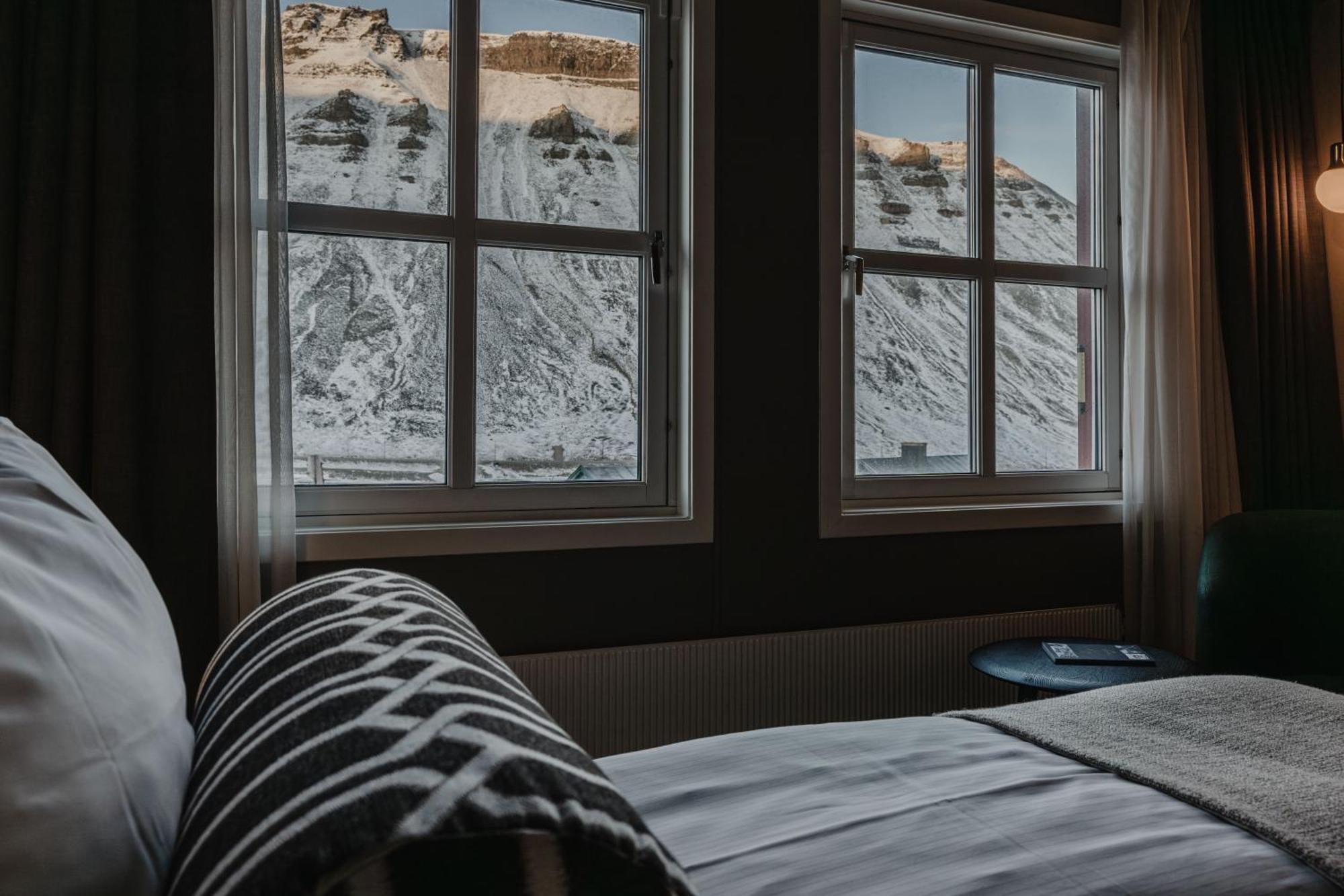 Funken Lodge Longyearbyen Buitenkant foto